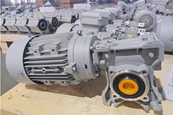 方形洗車機減速機.jpg 方形洗車機減速機.jpg