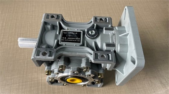 小型手動(dòng)蝸輪蝸桿減速機(jī) 手搖蝸輪減速機(jī) (2).jpg